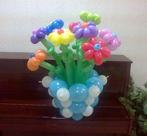 цветы в вазе из шаров