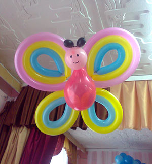 бабочка из шаров