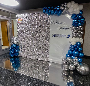 Фотозона ко Дню химика из жатой фольги Гродно Азот